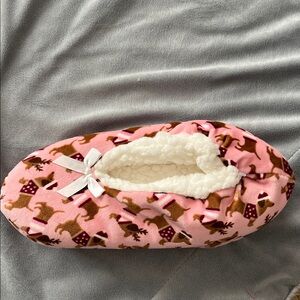 Cozy Pink Reindeer Women's Slippers